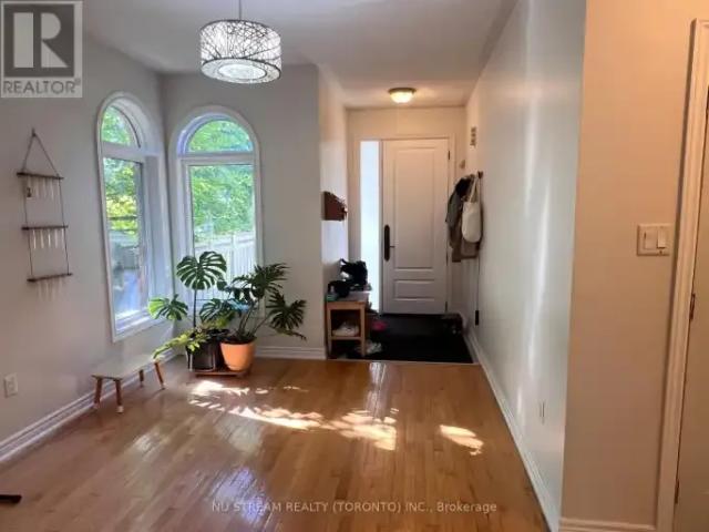 For Rent 4 Bedroom Townhouse Vaughan ON DS103740088