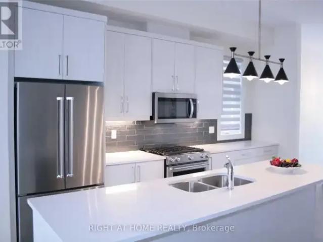 For Rent 4 Bedroom Townhouse Vaughan ON DS104535595