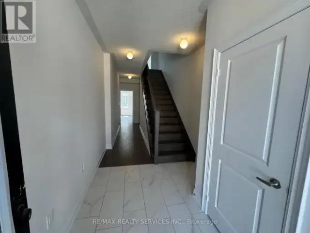 For Rent 4 Bedroom Townhouse Vaughan ON DS104681959