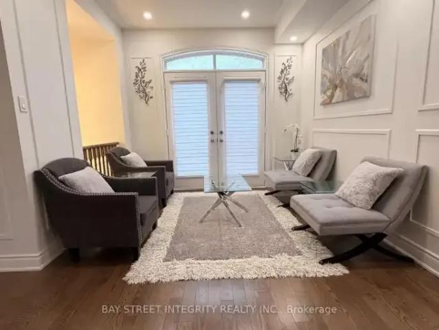 For Rent 4 Bedroom Townhouse Vaughan ON DS104292269