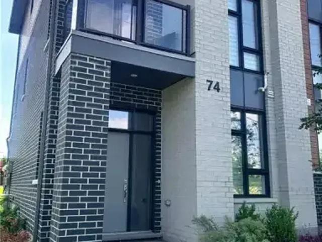 For Rent 4 Bedroom Townhouse Waterloo ON DS105167448