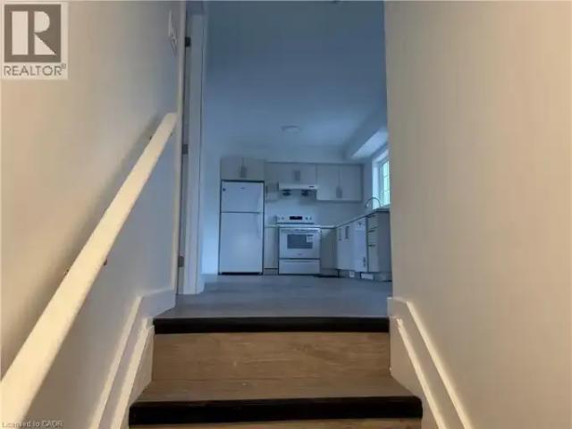 For Rent 4 Bedroom Townhouse Welland ON DS100527515
