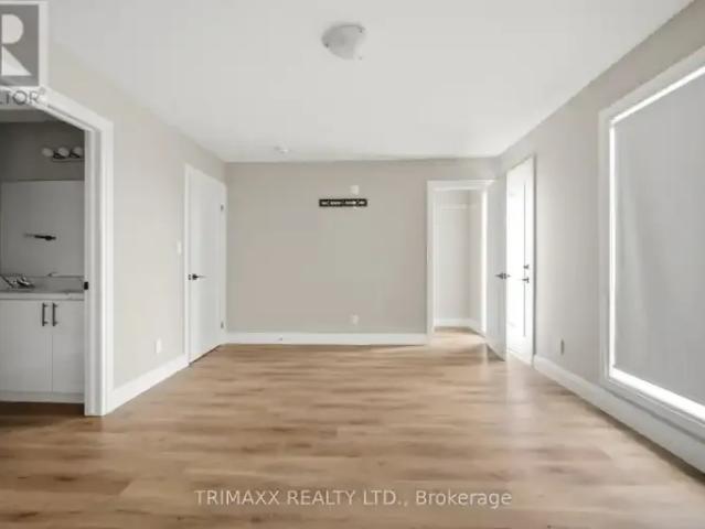 For Rent 4 Bedroom Townhouse Welland ON DS102715531