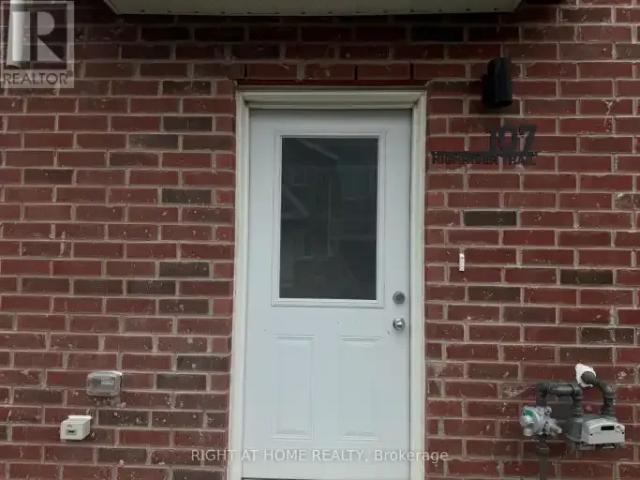 For Rent 4 Bedroom Townhouse Welland ON DS105395010
