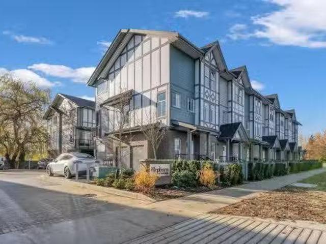 For Rent! 4 BR Avenue, Surrey, BC, V3S 1T8 house for lease.
