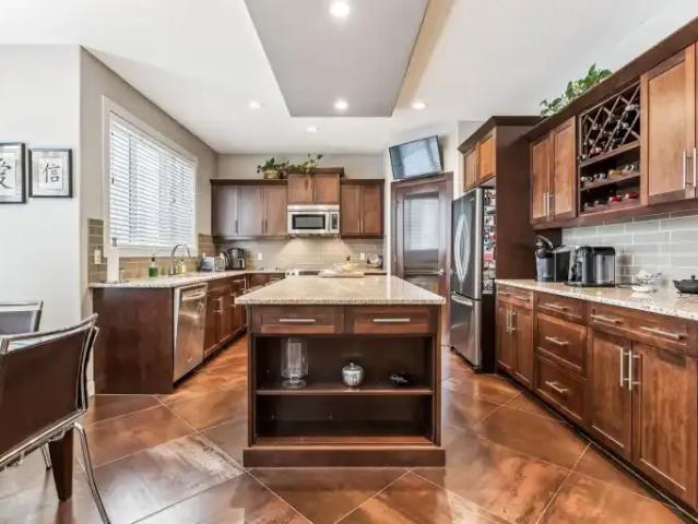 For Rent 4.5 Bedroom House Calgary AB DS104182909