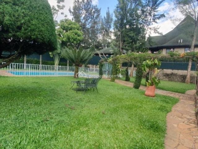 For Rent: 5 Bedroom All ensuite House With A Private Pool, Old Runda, Westlands, Nairobi | 5 Beds, 7 Baths Ref: 63376 Kenya Property Centre KPC