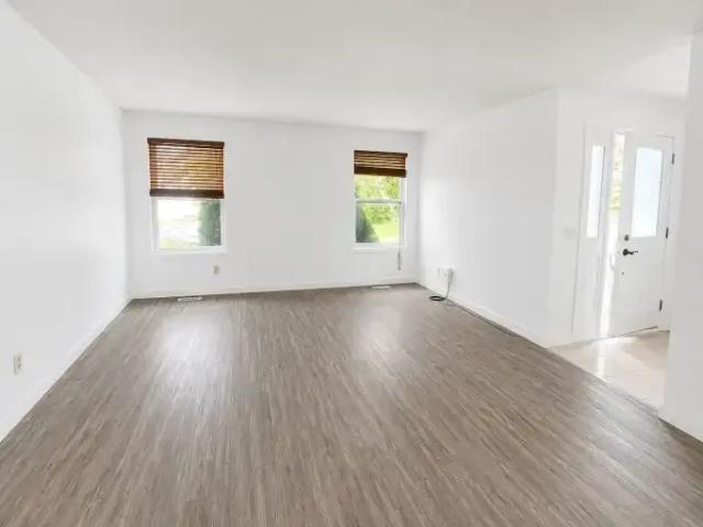 For Rent 5 Bedroom Apartment Calgary AB DS104224404
