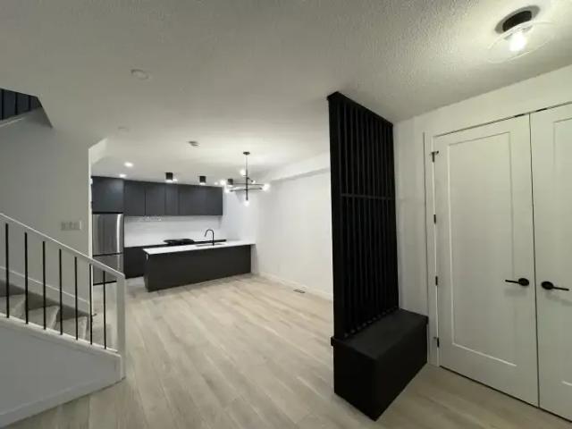 For Rent 5 Bedroom Apartment Edmonton AB DLS102085791