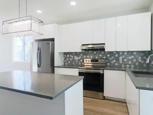For Rent 5 Bedroom Apartment Edmonton AB DS104180302