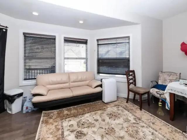 For Rent 5 Bedroom Apartment Edmonton AB DS104401255