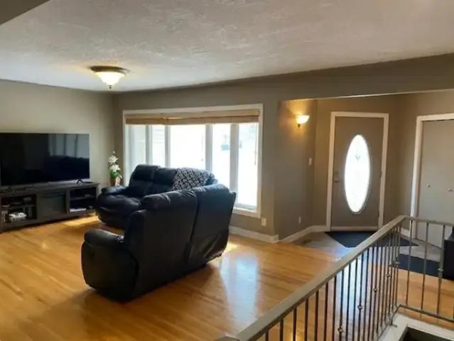 For Rent 5 Bedroom House Calgary AB DS104470774