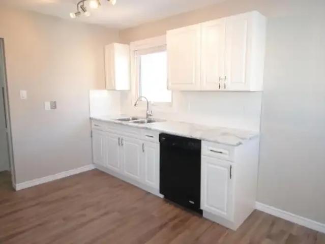 For Rent 5 Bedroom House Edmonton AB DS103424597