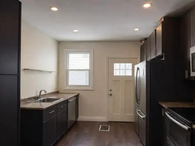 For Rent 5 Bedroom House Kingston ON DS101475876