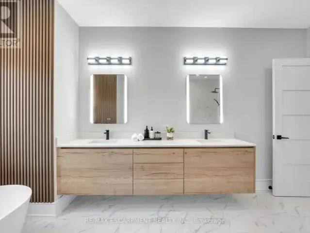 For Rent 5 Bedroom House Oakville ON DS102915292