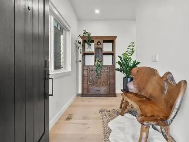 For Rent 5 Bedroom House Okotoks AB DS103301327
