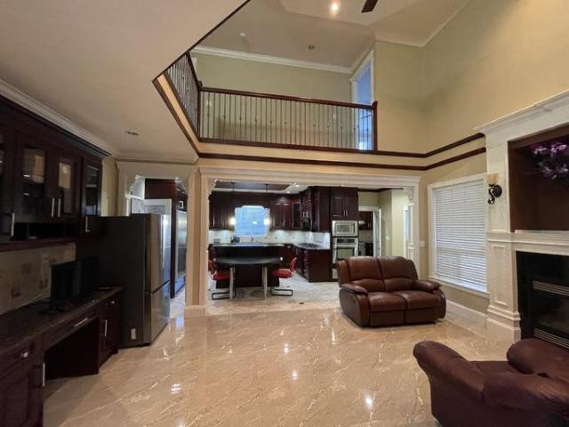 For Rent 5 Bedroom House Surrey BC DS100007295