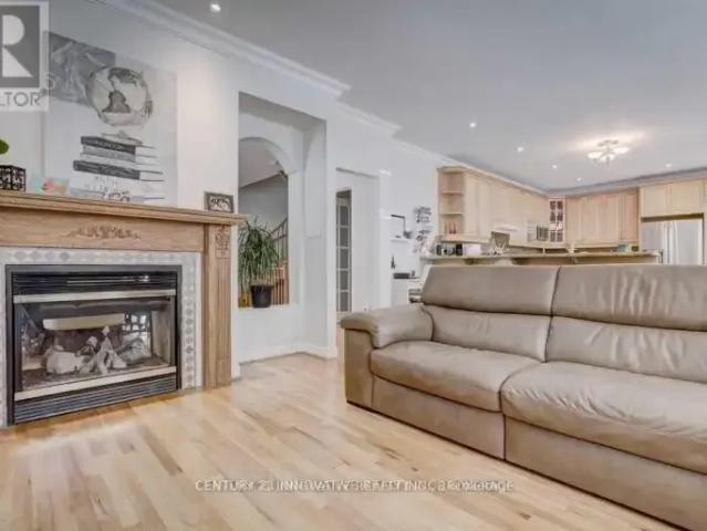 For Rent 5 Bedroom House Richmond Hill ON DLS102085886