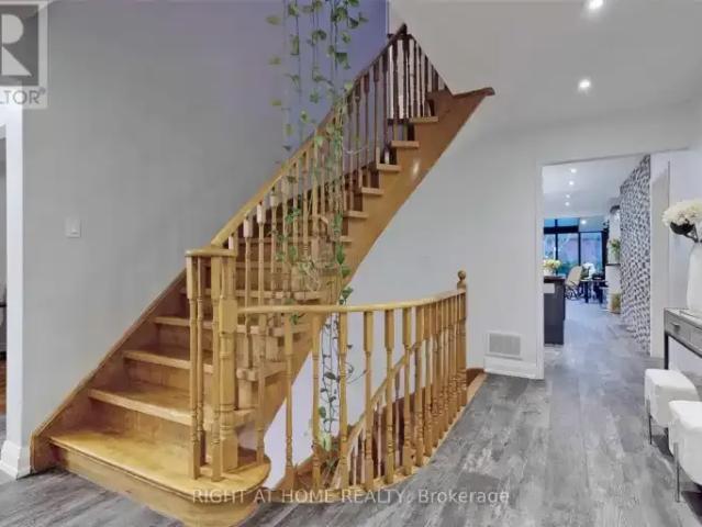For Rent 5 Bedroom House Richmond Hill ON DS104638497