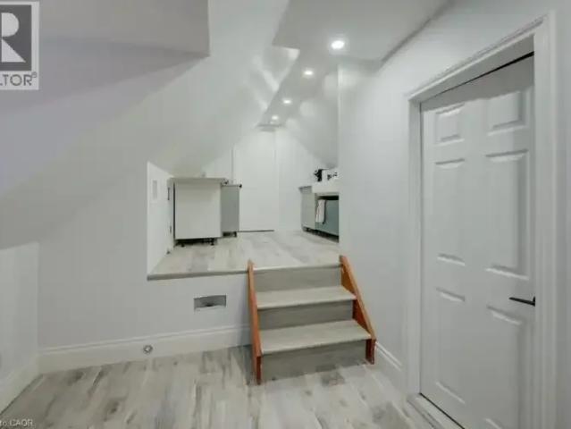 For Rent 5 Bedroom House Waterloo ON DLS100172314