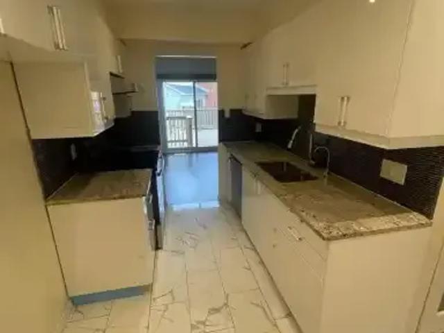 For Rent 5 Bedroom House Waterloo ON DS102243018