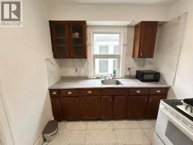 For Rent 5 Bedroom House Windsor ON DLS100761559