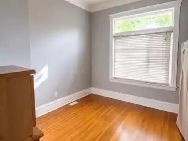 For Rent 5 Bedroom House Windsor ON DLS102243253