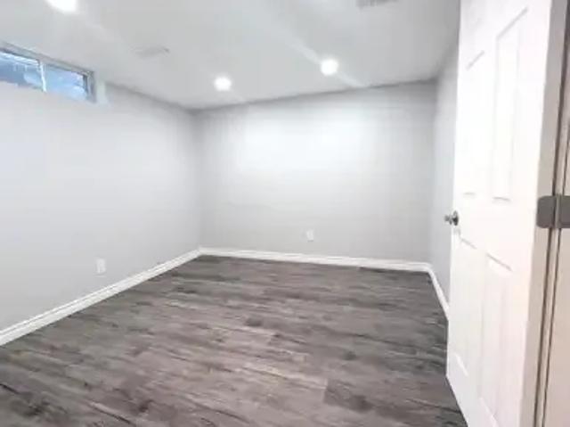 For Rent 5 Bedroom House Windsor ON DS102085939