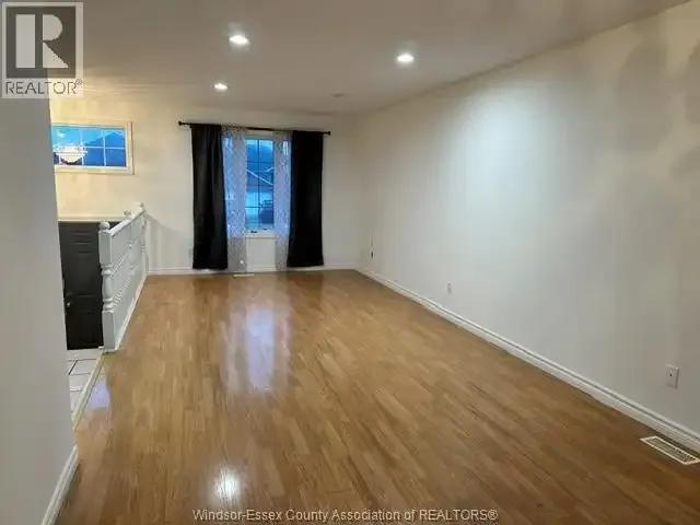 For Rent 5 Bedroom House Windsor ON DS102468570