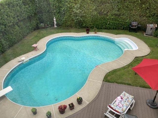 For Rent 5 Bedroom Shared Living/roommate Laval QC DS97416774