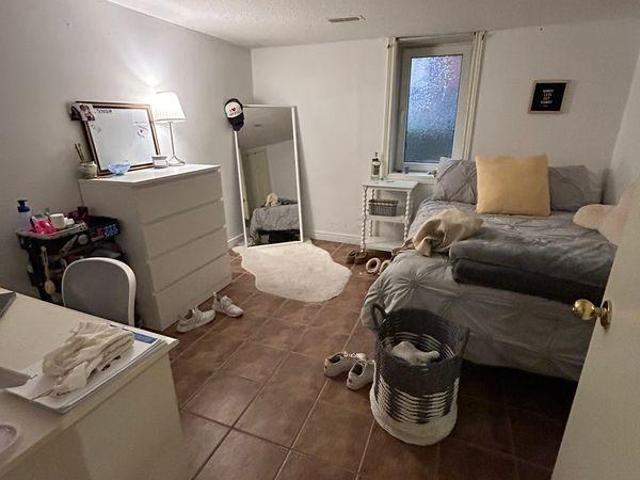 For Rent 5 Bedroom Shared Living/roommate Waterloo ON DLS97415388