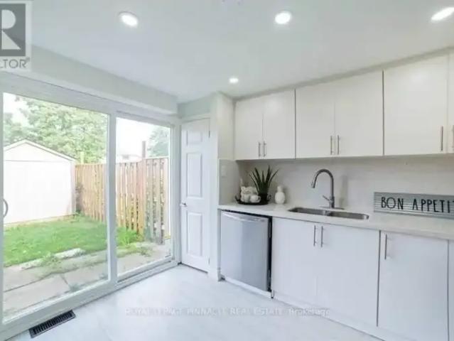 For Rent 5 Bedroom Townhouse Cambridge ON DS104972877