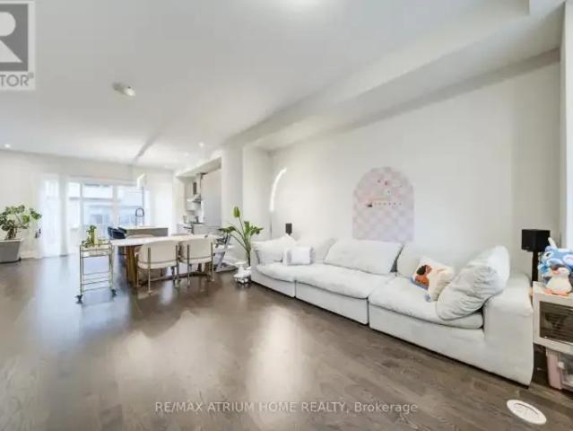 For Rent 5 Bedroom Townhouse Vaughan ON DS101879530