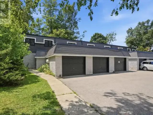 For Rent 5 Bedroom Townhouse Waterloo ON DS104972866