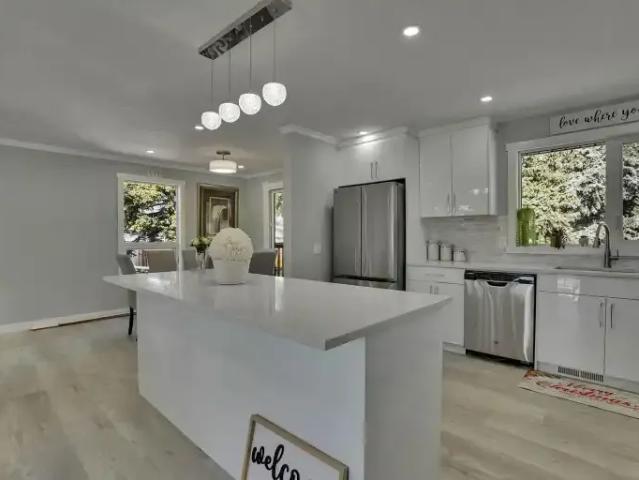 For Rent 6 Bedroom Apartment Calgary AB DS103574518