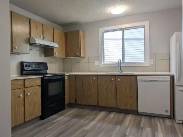 For Rent 6 Bedroom House Calgary AB DS103243642