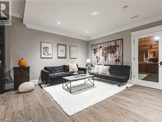 For Rent 6 Bedroom House Burlington ON DS102915177