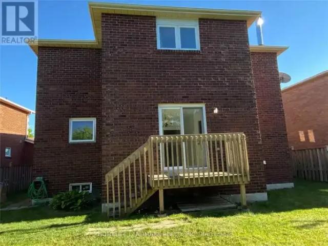 For Rent 6 Bedroom House Richmond Hill ON DS102052669
