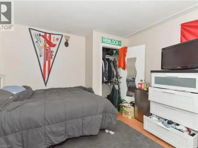For Rent 6 Bedroom House Waterloo ON DS101948565
