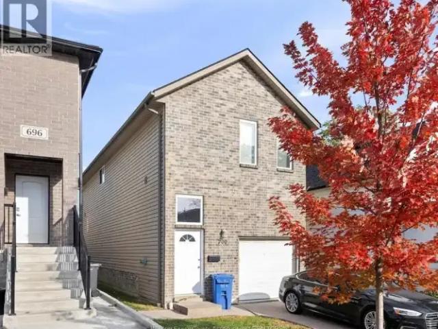 For Rent 6 Bedroom House Windsor ON DLS101877808