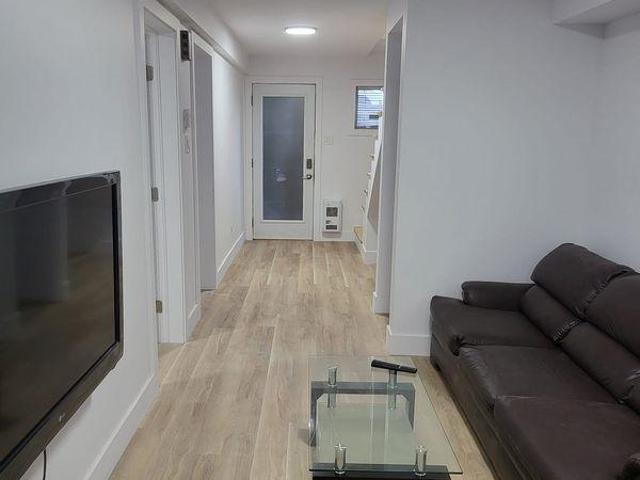 For Rent 6 Bedroom Shared Living/roommate Montréal QC DS90559168