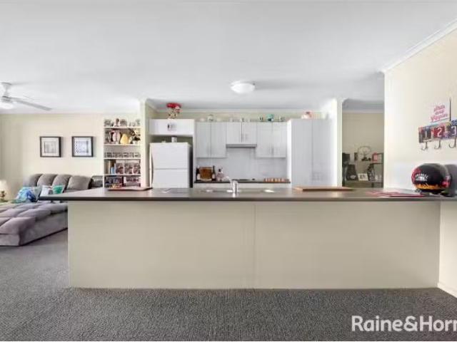 Deal! 70 Peppermint Drive, WORRIGEE Townhouse for rent Listed.