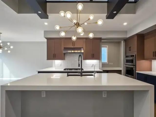 For Rent 7 Bedroom House Calgary AB DS103380010