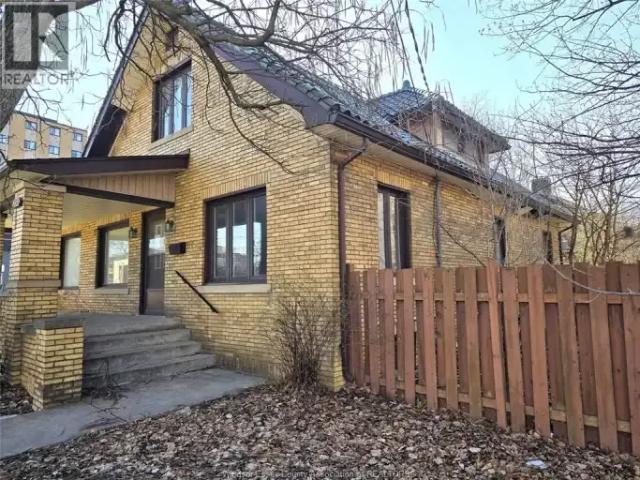 For Rent 7 Bedroom House Windsor ON DLS101016912
