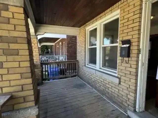 For Rent 7 Bedroom House Windsor ON DS104362950