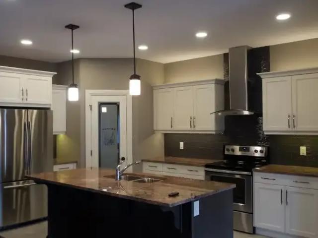 For Rent 8 Bedroom Apartment Edmonton AB DS104180411