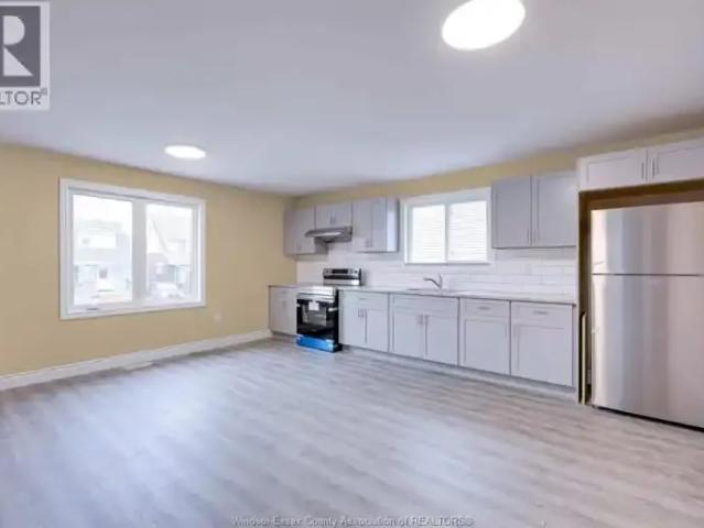 For Rent 9 Bedroom House Windsor ON DLS101043056