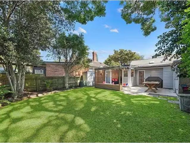 Cozy 13 Bardwell Road, Mosman House for rent Listed by Joanna.