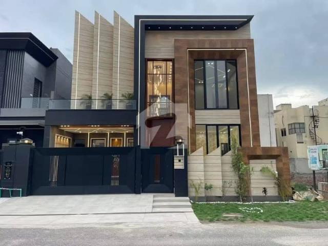 For rent 10marla full house phase 6. A. block