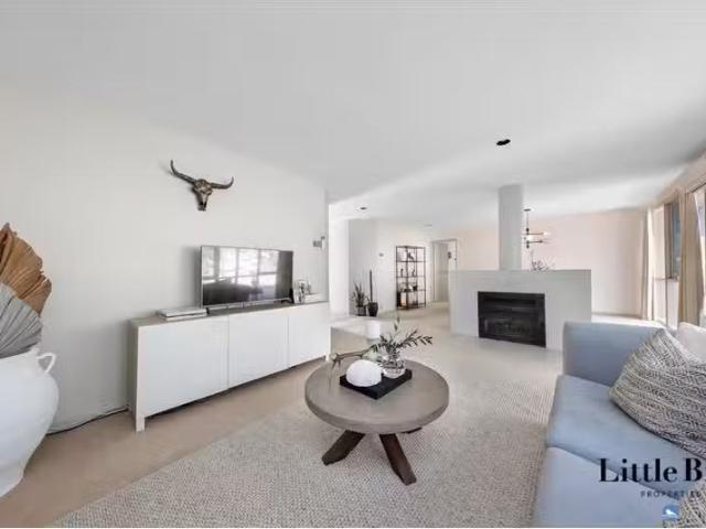 Rental! 12/44 Shackleton Circuit, Mawson Townhouse for rent L.